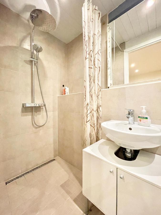 Апартаменты Cosy Studio In Historical Building. City Center Таллин Экстерьер фото